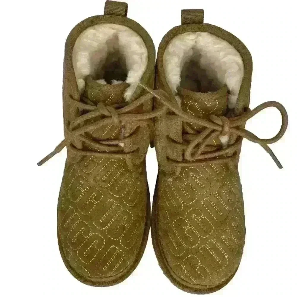 New UGG child Unisex size 3 Neumel II Graphic Stitch Chukka brown Boot